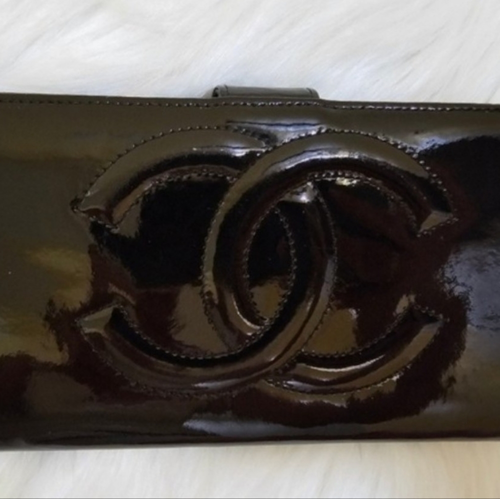 CHANEL CC Logo Patent Leather Long Bifold Wallet - Picture 2 of 12